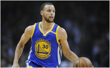 Stephen Curry marca nuevo récord de triples en la NBA