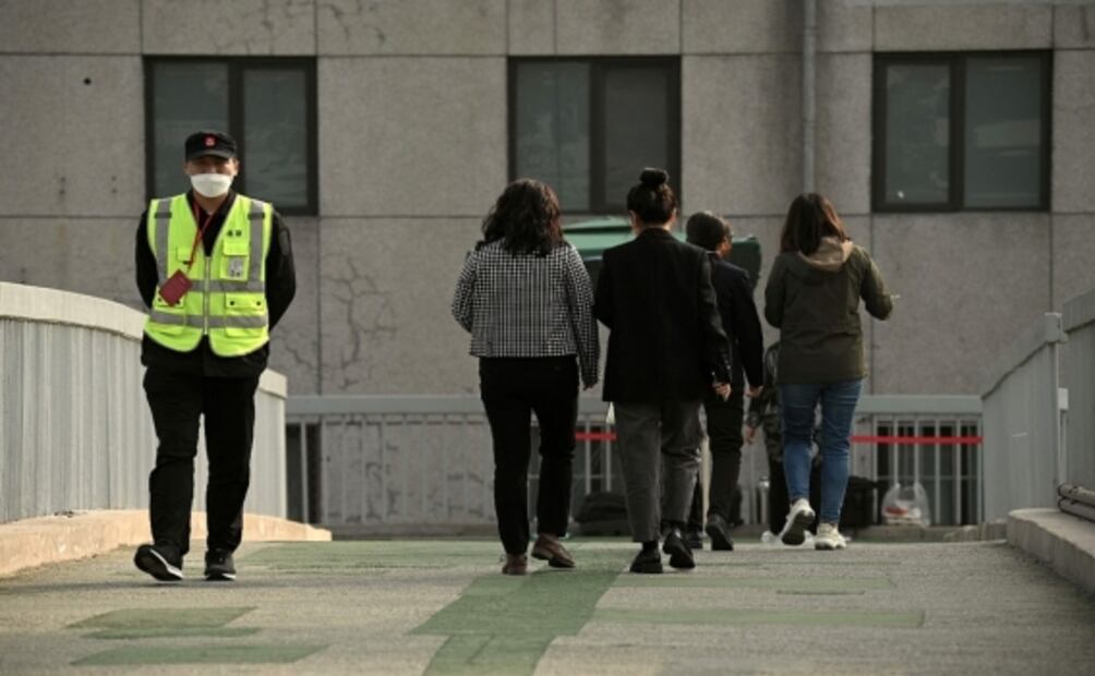 Entre flores, policía y PCR, Beijing se blinda antes del Congreso del Partido Comunista