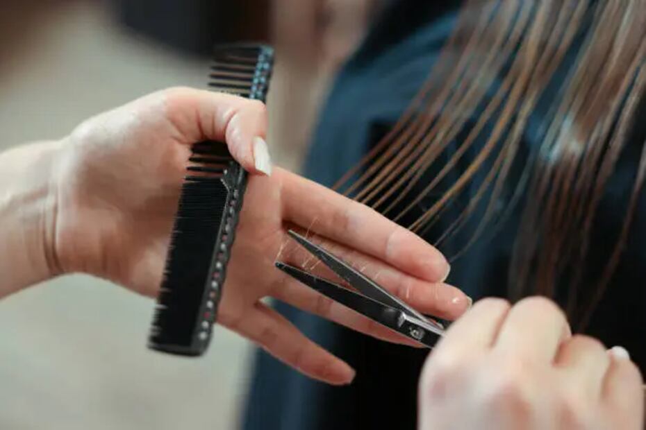 Corta tu cabello de acuerdo con las fases lunares para saber el mejor momento para cambiar de look. Foto: Unsplash