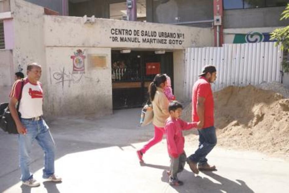 Se va Gabino Cué y deja en Oaxaca obras a medias
