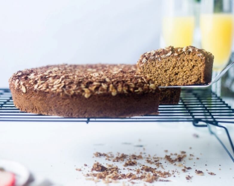 Descubre cómo hacer pastel de vainilla con avena y sin azúcar
