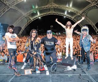 Moderatto toma el volante 