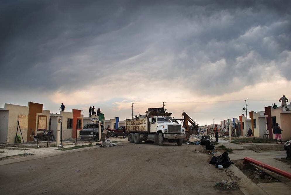 La Secretaría de Desarrollo Agrario, Territorial y Urbano (Sedatu), informó que hasta el momento se tienen contabilizadas 247 casas con pérdida total tras el impacto de un tornado en Ciudad Acuña, Coahuila