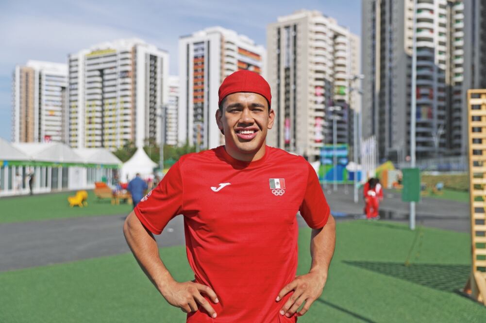 Cuando era niño él y sus hermanos se ponían calcetines en las manos y jugaban a boxear; hoy siente que vive un sueño (IVAN STEPHENS. EL UNIVERSAL)