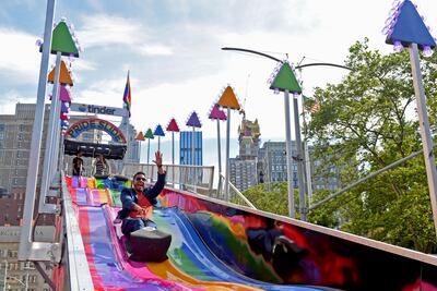 Rascacielos de Nueva York se iluminan por el Orgullo LGTBI