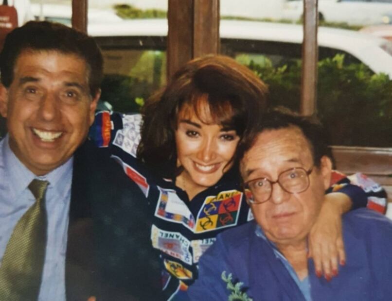 "La Chilindrina" se destapa y posa en bikini a los 70 años 