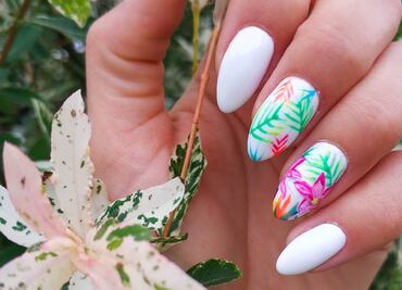 La manicura con flores que tienes que probar esta primavera