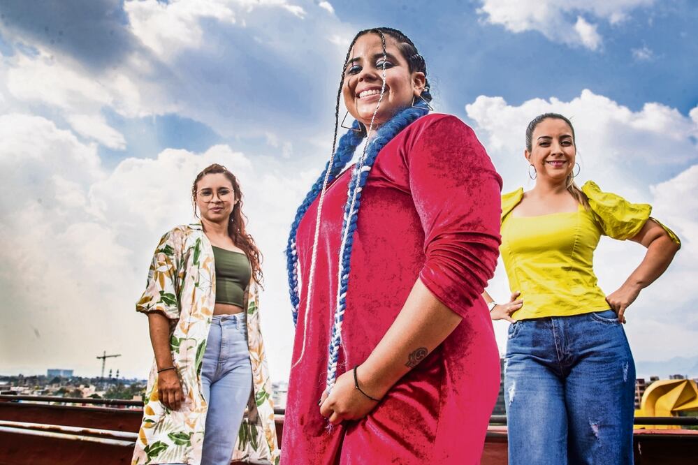 Natalie, Caterine y Vanessa, que forman parte de Son Mujeres. Tocan mañana en Veracruz. Foto: Germán Espinosa / El Universal