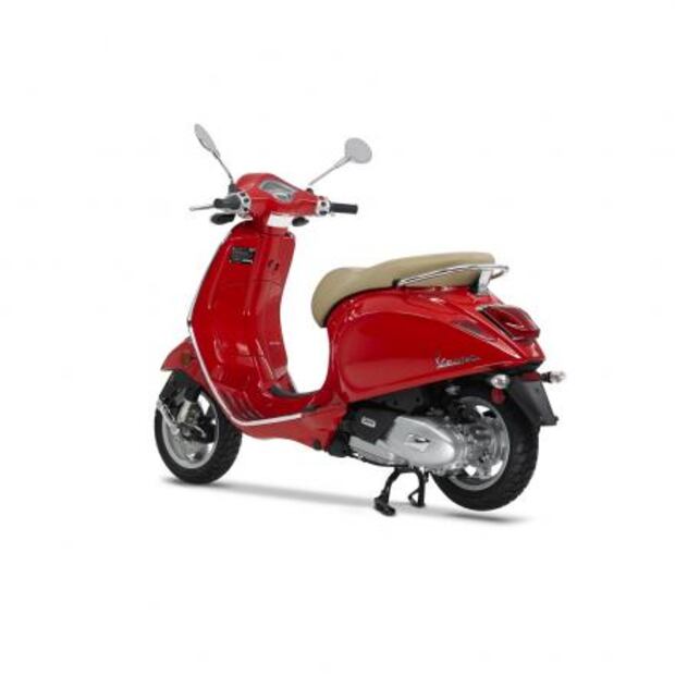 Scooter Vespa Primavera cumple 50 años
