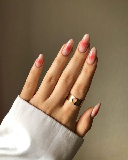 Blush nails, la tendencia más prometedora en uñas para el 2023