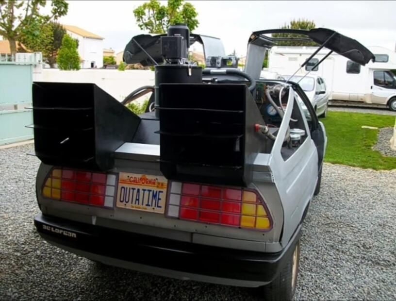 Convierte un Renault 11 en el DeLorean de Volver al Futuro
