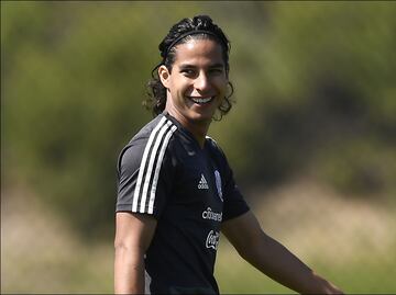 Guardado evitó que Lainez fuera regañado por europeos del Tri