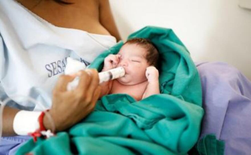 Mujeres embarazadas dejan Venezuela para dar a luz en Brasil
