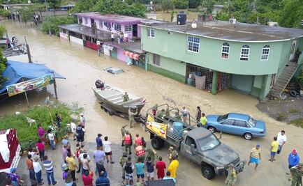 Sedena ejecuta Plan DN-III-E por desbordamiento de arroyo en Veracruz