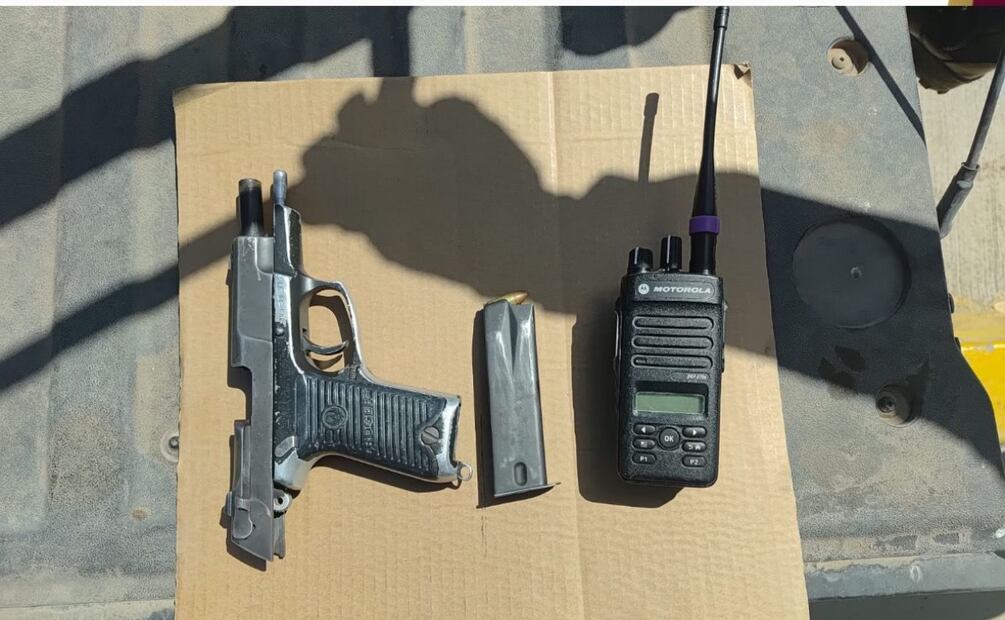 Recuperan 9 vehículos robados en Sinaloa; detienen a uno con arma y equipo de comunicación. Foto: Especial