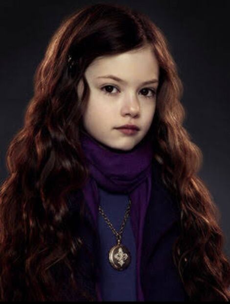 Mackenzie Foy interpreta a Renesmee en la Saga Crepúsculo. Fuente: Twitter @twilight_stann