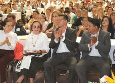“Vamos a sacar a aquellos que ayer nos pusieron de rodillas”: Elba Esther Gordillo
