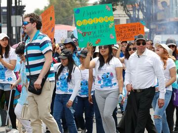 “Alguien con autismo me enseñó que el amor no tiene palabras”: realizan marcha conmemorativa por el Día Internacional del Autismo