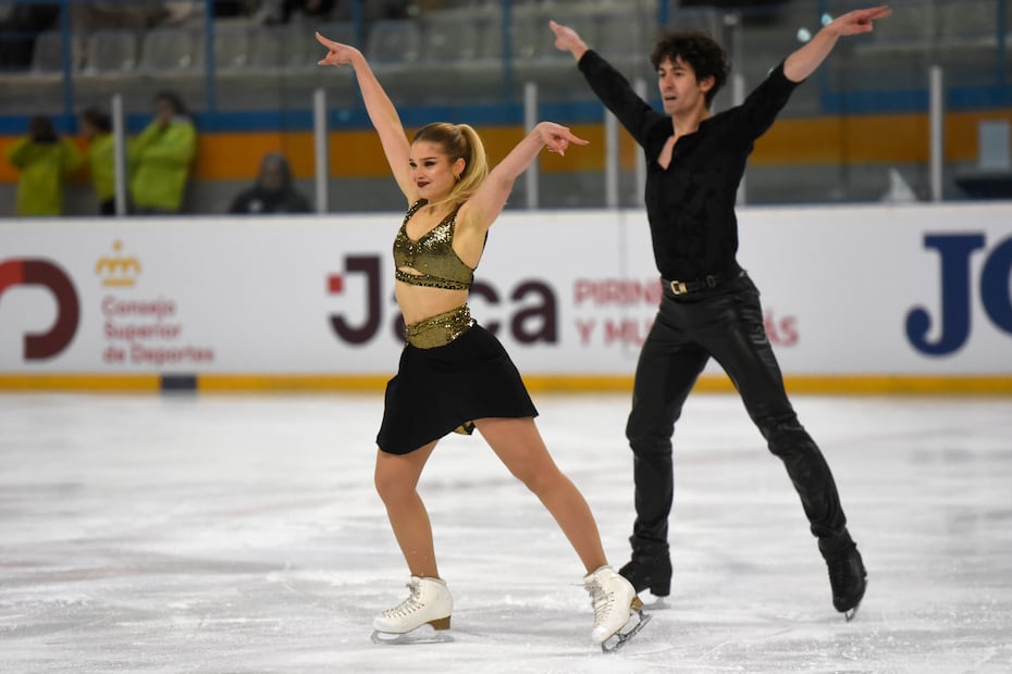 Sofía Val y Asaf Kazimov en el Campeonato de España Iberdrola de Patinaje sobre Hielo  - Foto: EFE