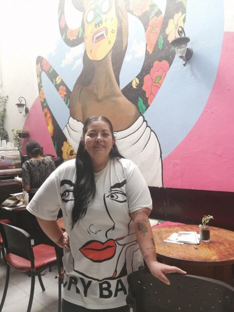 Mujeres comediantes rompen estereotipos con bromas