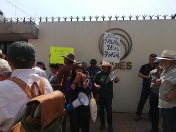 Investigadores exigen a la UAM que se les paguen becas y estímulos