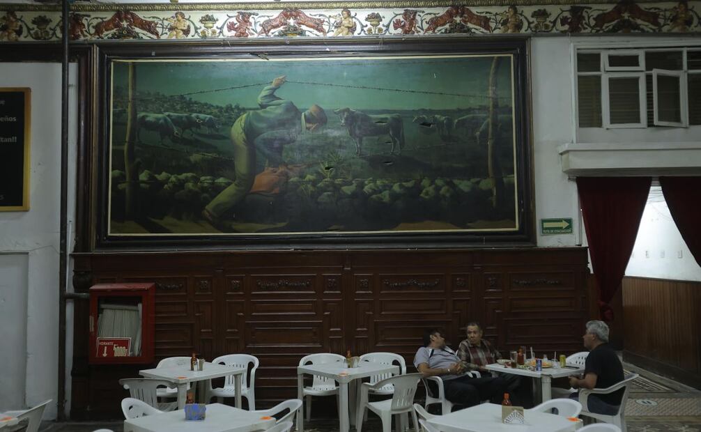 Cantina-museo taurino La Faena, en el Centro Histórico, solía ser un lugar de reunión de la asociación de novilleros y que data de 1954. (18/04/2025) Foto: Gabriel Pano | El Universal