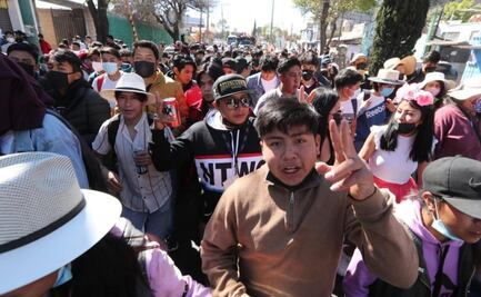 Ómicron no frena fiesta patronal: sin sana distancia ni cubrebocas recorren calles de Toluca