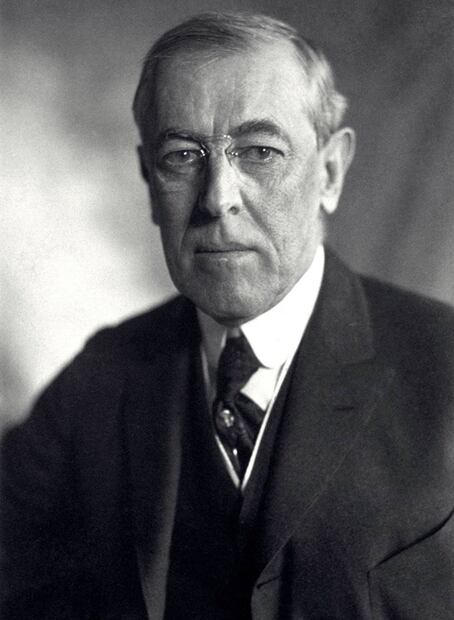 Durante la administración del presidente norteamericano Thomas Woodrow Wilson se llevó a cabo el ataque a la población de Columbus, en Nuevo México, por parte de Villa a quien envió una carta para asistir a la Casa Blanca, siendo el único caudillo en recibir esta distinción. Tomada de Wikimedia Commons.