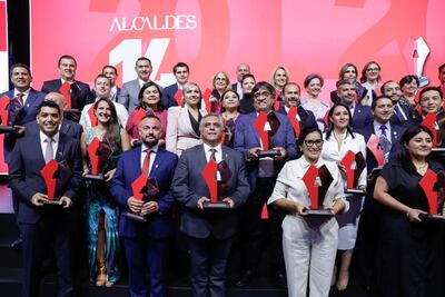 Premian a alcaldes por aplicar políticas públicas a favor de la sociedad
