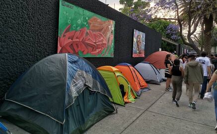 Acampan fans afuera del Foro Sol para ver a Coldplay: "Nos empezamos a formar desde las siete de la mañana"