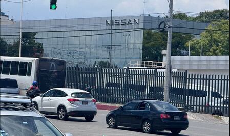 Dan curso de acompañamiento emocional a trabajadores de Nissan tras anuncio de cierre de planta en Morelos