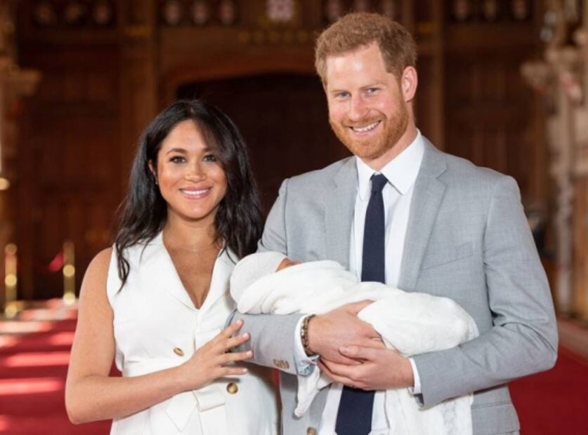 El príncipe Enrique y Meghan Markle presentan a su primer hijo en Windsor