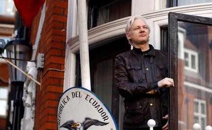 Assange, condenado a 50 semanas de prisión por violar libertad condicional