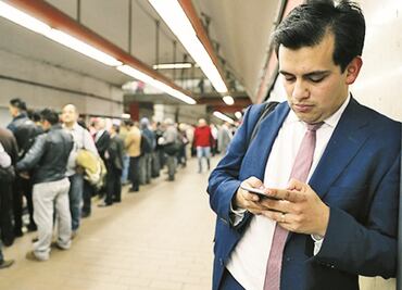 Juez otorga primer freno a usuario contra padrón de celulares con datos biométricos