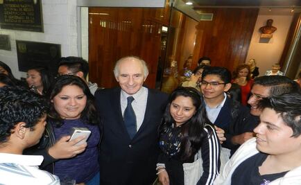 México tiene una moneda fuerte, dice el ex presidente De la Rúa