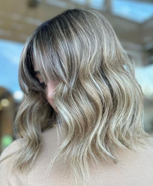 Balayage invertido. Foto: Instagram @paz.hairstyle