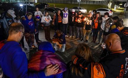 Aficionados de los Bengals y los Bills oran por la salud de Damar Hamlin