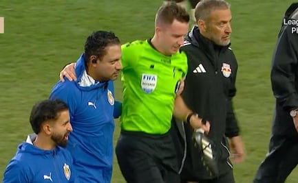 Video: Árbitro del Chivas vs New York RB en Leagues Cup se lesionó; tuvo que salir de cambio