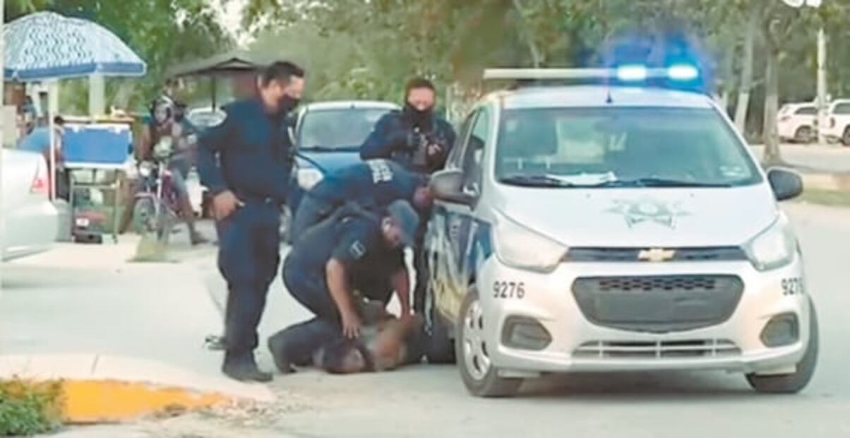 Indigna muerte de mujer sometida por policías en Tulum