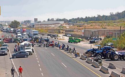 Bloqueos carreteros afectan a miles en la región del Bajío