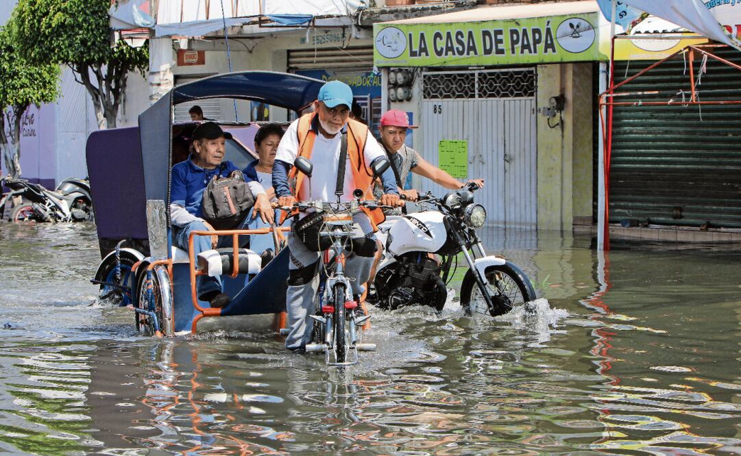 Vergel de Guadalupe es una de las 16 colonias afectadas por la lluvia, de acuerdo con reportes del gobierno de Nezahualcóyotl. En el municipio se contabilizan 315 viviendas a las que se les había metido el agua. Foto: Darío Luna / EL UNIVERSAL