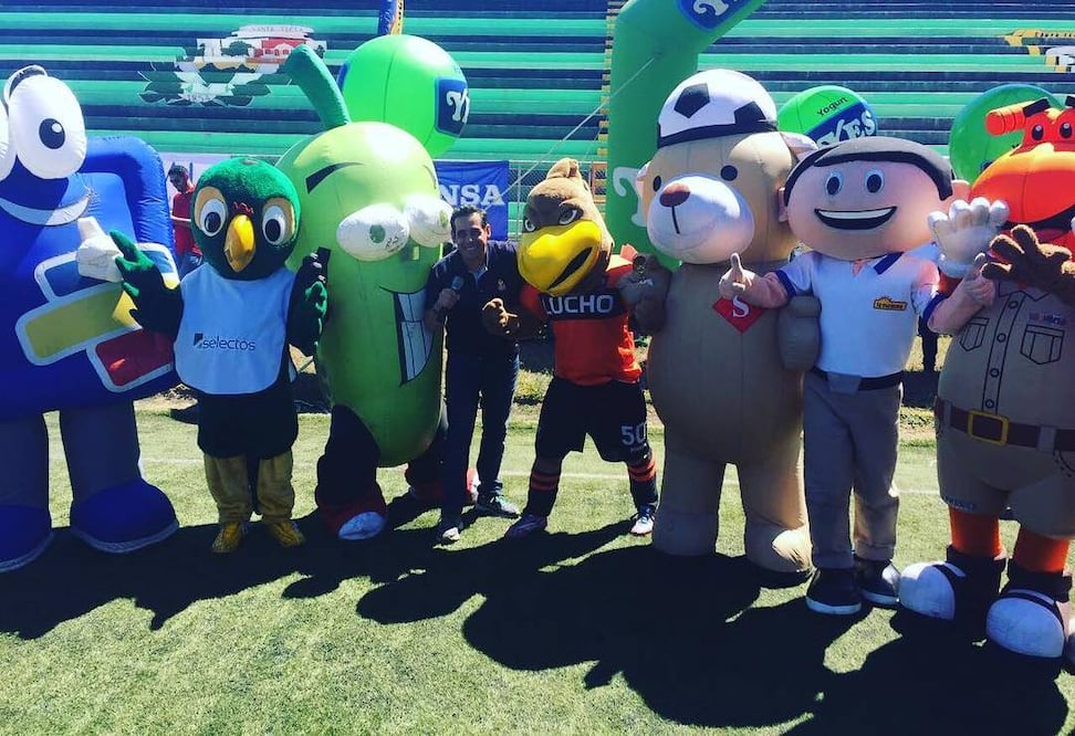 Cuando en el 2000 participó en carreras de botargas, como parte del programa "Otro Rollo", Yordi Rosado dejó huella en la gente. Foto: Instagram