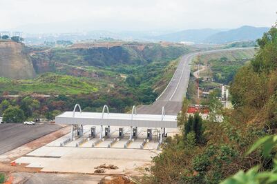 Frenan carretera que Peña Nieto dio a Higa 