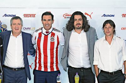 Llega De Anda a Chivas y Almeyda calla