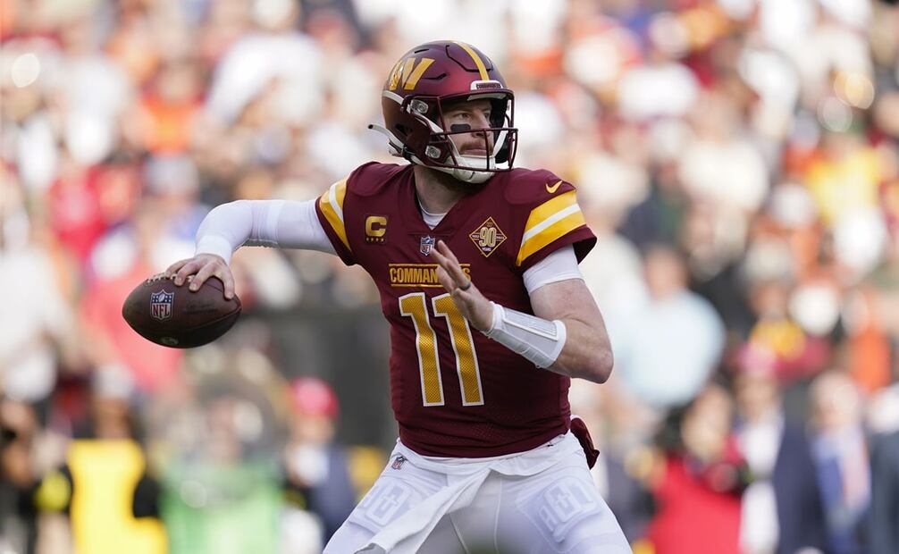 Carson Wentz en partido de la NFL - Foto: AP