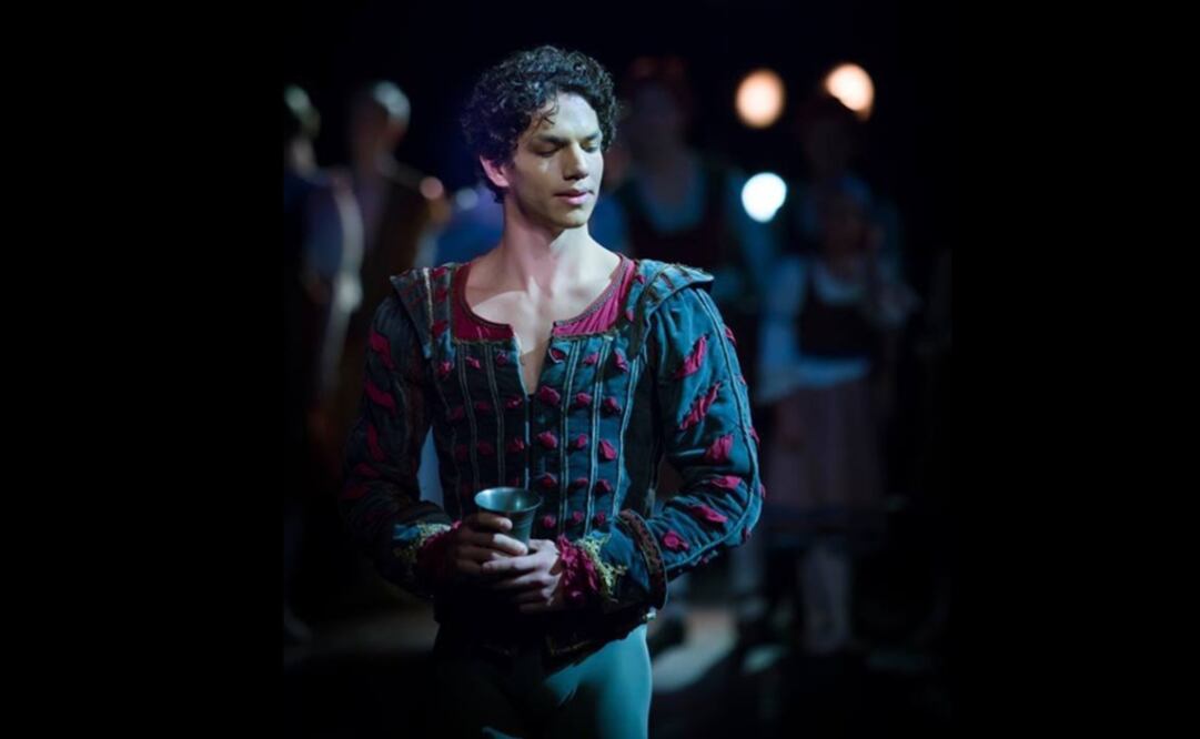 On August 25, the Mexican dancer will return to the National Auditorium with the show Despertares - Photo: Taken from Isaac Hernández' Facebook profile