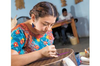 Grupo de artesanos de Oaxaca colaboran con Louis Vuitton