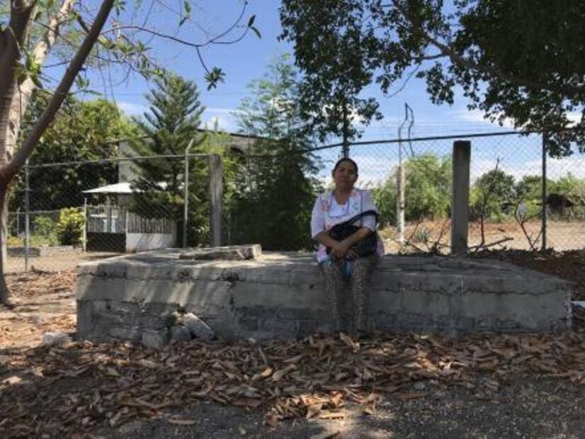 Maestra de Tierra Caliente mantiene vocación pese a violencia y pobreza