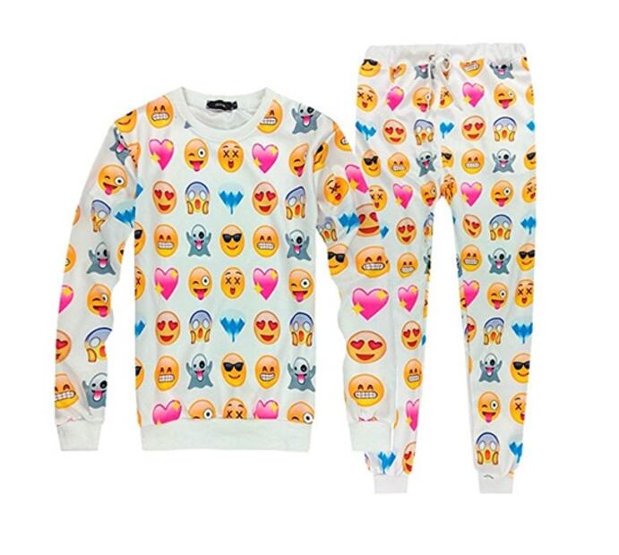 Moda divertida para el Día Mundial del Emoji