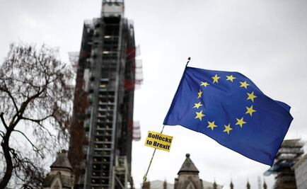 Parlamento británico aprueba retrasar Brexit hasta el 22 de mayo